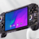 Anbernic RG557 ab 269€ – Endlich Mehrleistung und AMOLED Display! (5,48″ AMOLED, 1920×1080 Pixel, Dimensity 8300, 12 GB RAM, aktive Kühlung, bis zu PS2/GameCube/Wii-Emulation, Android 14)