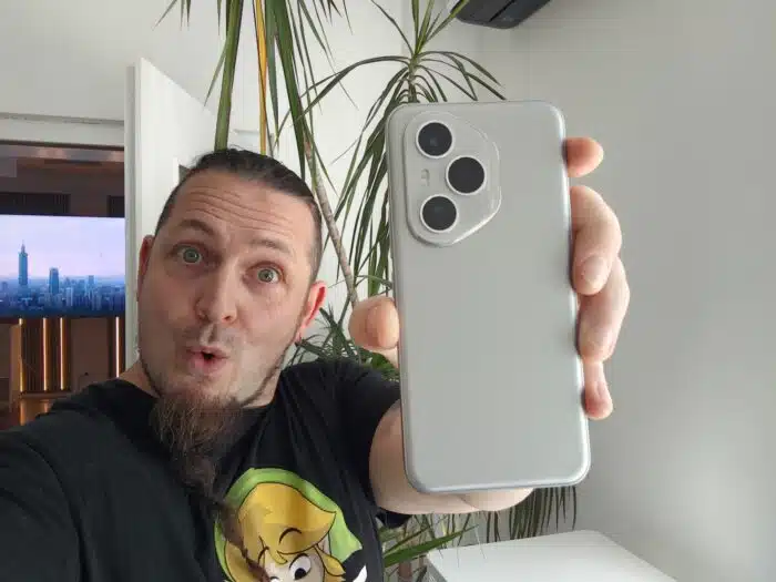 honor 400 Pro in der Hand verblüffter Tester