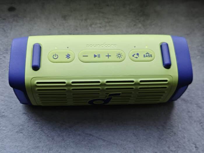 Soundcore Boom 3i Bedienelemente auf der Oberseite