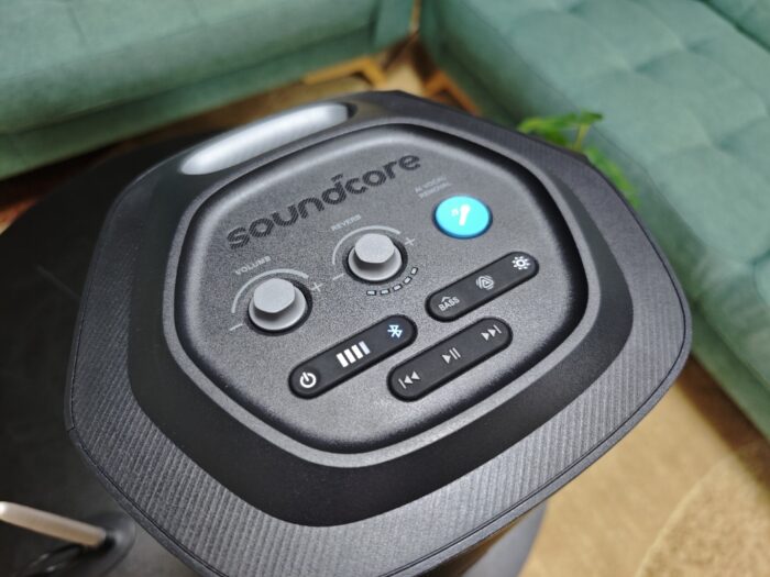 soundcore Rave 3S Bedienelemente auf der Oberseite