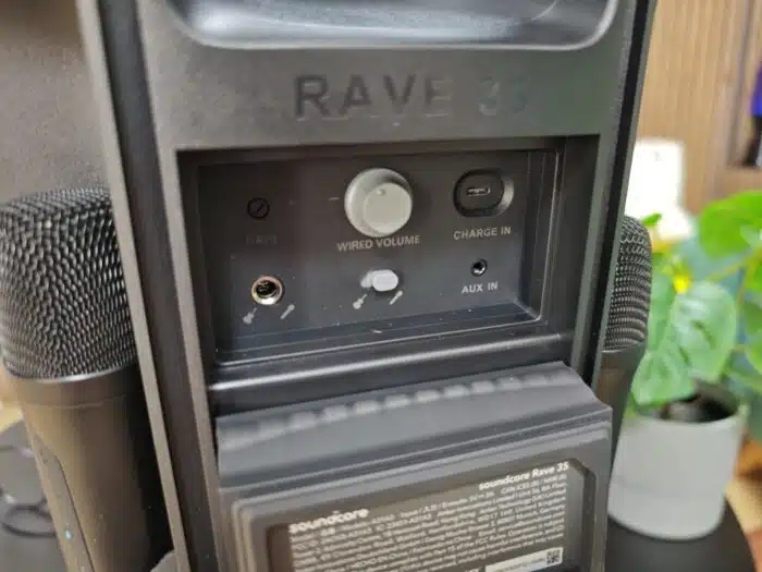 soundcore Rave 3S Anschlüsse auf der Rückseite