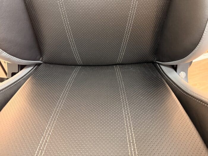 Argon Com4 Gaming Stuhl
Active Mesh System