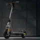 Xiaomi Electric Scooter 6 Max – 12 Zoll Komfort, 70 km Versprechen und ein echtes Gewichtsproblem (Schlauchlos-Reifen, 45mm-Federgabel, duale Hinterrad-Dämpfer, 1100 W, 468 Wh Akku)