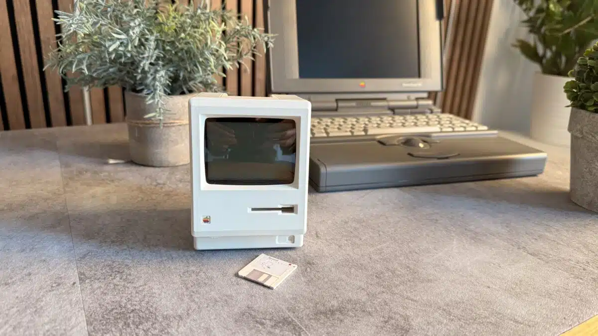 Maclock Macintosh Wecker