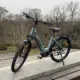Kemoway K5 – Komfortables E-Bike mit ordentlich Power (110 Nm Mittelmotor, 720 Wh Samsung Akku, Shimano Alivio 9 Gang, Shimano MT200 Bremsen, integriertes Farb Display)