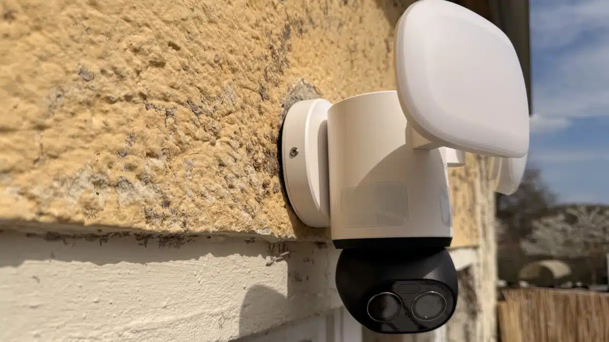 Reolink TrackFlex Floodlight WiFi