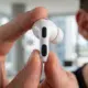 AirPods mit Kameras: Apple testet die nächste Stufe der KI-Ohrhörer (AirPods, Apple, KI-Hardware)